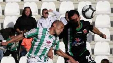 <b>LUCHADO. </b>El Córdoba y el Elche hicieron un gran desgaste en el partido de ayer.