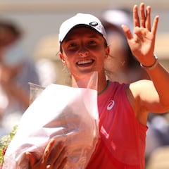 La campeona Swiatek celebra su 20 cumpleaños con una victoria