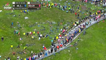 El ataque de Carapaz que deja sin respuesta a Egan Bernal