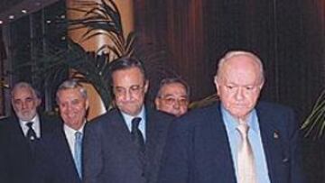 Alfredo Di Stéfano, que estuvo bien acompañado por su mujer Sara, dio las gracias a los fundadores.