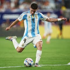 Scaloni no sufre por un nueve