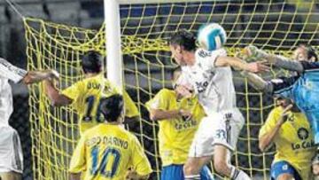 <b>EN DESCENSO. </b>El Castilla sumó su segunda derrota consecutiva debido a su falta de pegada.