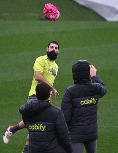 Chema Aragón ya está a la caza de un delantero para suplir a Jeremy