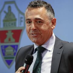 Las puertas de entrada y salida siguen abiertas en el Elche