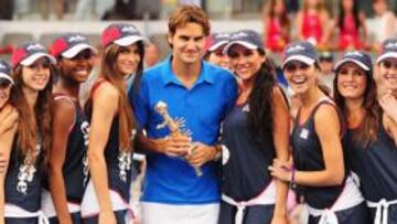 <b>DIVERTIDO. </b>La infanta Elena y el actor Will Smith vieron a Roger Federer alzarse con el título.