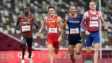 Australia&#039;s Peter Bol (2R) celebrates as he crosses the finish line in first place next to second-placed USA&#039;s Clayton Murphy (4L), third-placed France&#039;s Gabriel Tual, Spain&#039;s Adrian Ben (2L) and Kenya&#039;s Michael Saruni (L) in the men&#039;s 800m semi-finals during the Tokyo 2020 Olympic Games at the Olympic Stadium in Tokyo on August 1, 2021. (Photo by Jewel SAMAD / AFP)