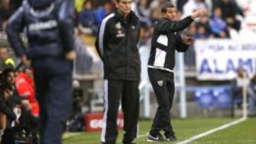 El entrenador del Málaga, Javi Gracia, durante el partido de vuelta de los dieciseisavos de final de la Copa del Rey ante el Deportivo de La Coruña disputado esta noche en el estadio de La Rosaleda, en Málaga.