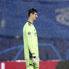Aprobados y suspensos del Madrid: Courtois tiene ángel