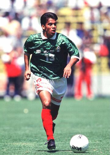 Parte de la generación dorada del Atlas de los 90's, el 'Bebé' después de 3 años de su debut, llegó su oportunidad al Tri, fue a Atlanta 1996 y a partir de ahí ya no soltó a la Selección Mexicana. Jugó en Tecos, América, Stuttgart y se retiró en el Chicago Fire en la MLS. Hoy en día trabaja con la agencia Pro Footballers Corp.
