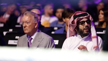 Frank Warren y Turki Al-Sheikh en un evento.