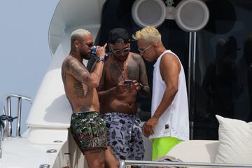 Las fotos de Neymar en Ibiza que suscitan comentarios