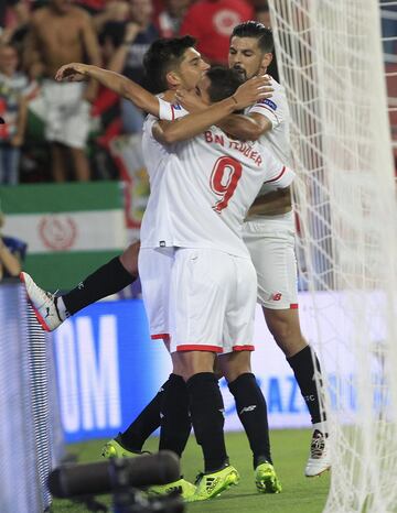 Alegría de Ben Yedder por el gol 1-0