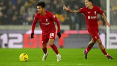 WOLVERHAMPTON, ENGLAND - JANUARY 17: Fabio Carvalho of Liverpool runs with the ball during the Emirates FA Cup Third Round Replay match between Wolverhampton Wanderers and Liverpool at Molineux on January 17, 2023 in Wolverhampton, England. (Photo by Clive Mason/Getty Images)