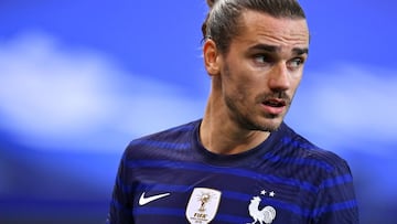 PARIS, FRANCE - NOVEMBER 11: Antoine Griezmann of France looks on during the international friendly match between France and Finland at Stade de France on November 11, 2020 in Paris, France. (Photo by Aurelien Meunier/Getty Images)