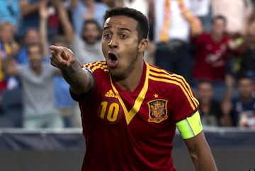 Pese a que ha tenido mayor continuidad en la Roja, Thiago no ha podido conseguir la titularidad e incluso en la pasada Eurocopa su participación se limitó a 26 minutos.