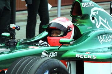 Entre 2001 y 2002 dirigió a la escudería Jaguar Racing. 