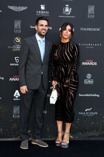 Francesc Fabregas y Daniella Semaan durante la alfombra roja de la I Gala Globe Soccer Europa celebrada en la Costa Esmeralda de Cerdeña.