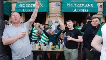 Aficionados del Celtic, ayer en Valencia. 