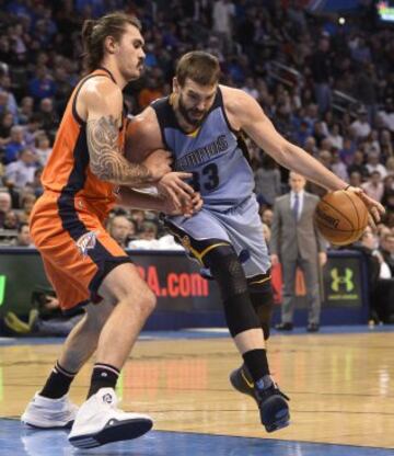 Marc Gasol y Steven Adams.