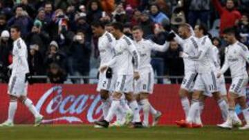 El Madrid tiene más balón y remata más con el 4-4-2