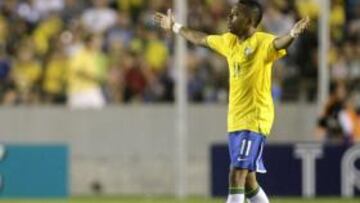 <b>PREMIER </b>Robinho.