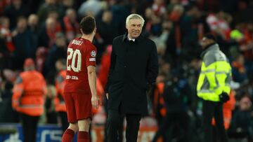 Carlo Ancelotti, entrenador del Real Madrid, en el partido en Anfield.