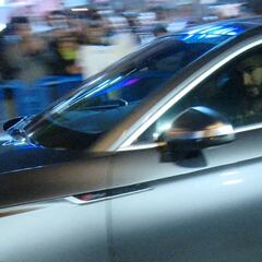 Navas y Benzema, ídolos en la salida del Bernabéu