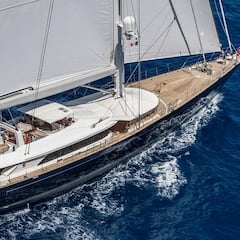 Hallan sin vida a uno de los siete desaparecidos por el hundimiento de un velero en Sicilia