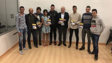 Presentaci&oacute;n del libro de Ainara Hernardo que conmemora el Mundial de Alejandro Valverde.