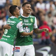 León mantiene la perfección con Díaz tras golear a Lobos