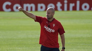 29.09.2023 ENTRENAMIENTO SPORTING
MAREO RAMIREZ DANDO ORDENES EN EL ENTRENAMIENTO