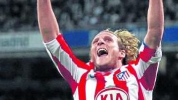 <b>VITAL. </b>Forlán celebra un gol. El charrúa es el líder del Atlético.