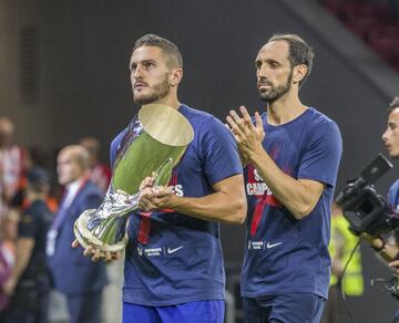 El Atlético celebró la Supercopa de Europa con su afición