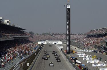 Dos épocas han marcado la presencia del Indianapolis Motor Speedway en la F1. Entre 1950 y 1960, periodo en el que las 500 Millas de Indianápolis eran puntuables para el Mundial y fueron dominadas por pilotos norteamericanos. En 1998 se regresa al coloso americano pero utilizando ya la variante interior del trazado y no el óvalo. En 2005 se produce la carrera del esperpento, con sólo seis pilotos en la salida, los de los equipos de neumáticos Bridgestone (Ferrari, Minardi y Jordan). El resto, con neumáticos Michelín se retiró tras la vuelta de formación al reportar fallos graves de sus compuestos en una de las curvas del óvalo y que provocó un espectacular accidente de Ralf Schumacher durante los entrenamientos. Los años 2006 y 2007 fueron los últimos que el Indianapolis Motor Speedway acogió carreras de la F1. Michael Schumacher, con cinco victorias domina el palmarés.