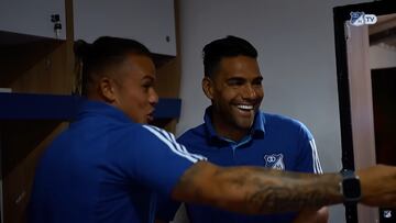 Leonardo Castro y Radamel Falcao en el vestuario de Millonarios.