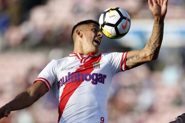Llegó desde Argentinos Juniors con un amplio cartel, y hasta ahora ha rendido. El mediocampista es uno de los buenos valores de Curicó donde ha jugado 9 partidos, 637 minutos en total. 