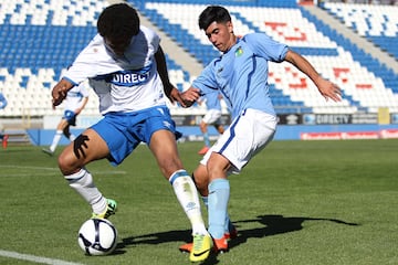 Luego de no firmar su contrato profesional con Universidad Católica, emigró al Necaxa mexicano, donde ha tenido poca continuidad.