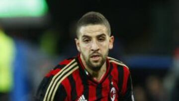 El delantero Adel Taarabt, del Mil&aacute;n, es una de las cuatro novedades de la lista de altas del club italiano para la fase final de la Champions.