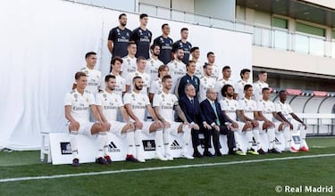 El Madrid cuelga 20 imágenes de la foto oficial con Solari e Isco sólo sale en la de grupo