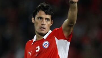 18.- El central registra 12 partidos y dos goles bajo el mando de Jorge sampaoli en La Roja.