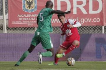 Luis Manuel Seijas (derecha) enfrenta a Juli&aacute;n Hurtado