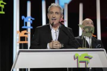 Jon Sistiaga en los Premios Ondas para recoger el galard&oacute;n a Mejor programa de actualidad o cobertura especial.