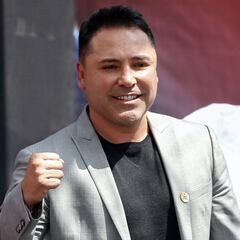 Óscar de la Hoya da positivo a COVID y cancela su pelea ante Vítor Belfort