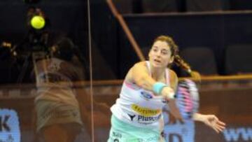 CENTRADA. Alejandra Salazar, durante su partido de ayer.