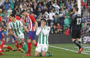 Lighter thrown at officials ahead of Atlético game at Real Betis
