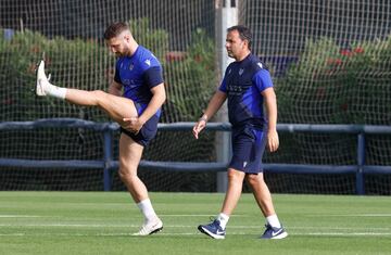 Mustafi junto a Calleja en su regreso al grupo.