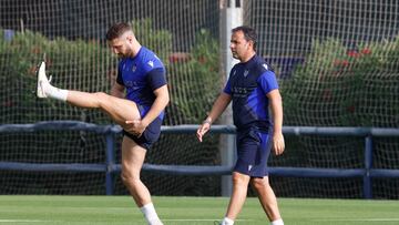 19/10/22
LEVANTE UD
CIUDAD DEPORTIVA BUOL
ENTRENAMIENTO
ENTRENADOR
CALLEJA
MUSTAFI