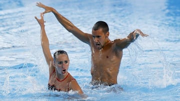 Berta Ferreras, junto a Pau Ribes, compitiendo como do mixto en el Mundial de Budapest 2017.