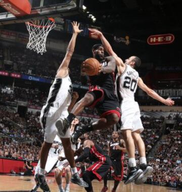 2013. Miami Heat-San Antonio Spurs. En su tercera final consecutiva con Miami volvió a conseguir el anillo y fue, una vez más, MVP de las Finales. Ganaron 4-3 a los Spurs.