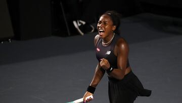 La tenista estadounidense Coco Gauff celebra su victoria ante Marketa Vondrousova en las WTA Finals 2023.